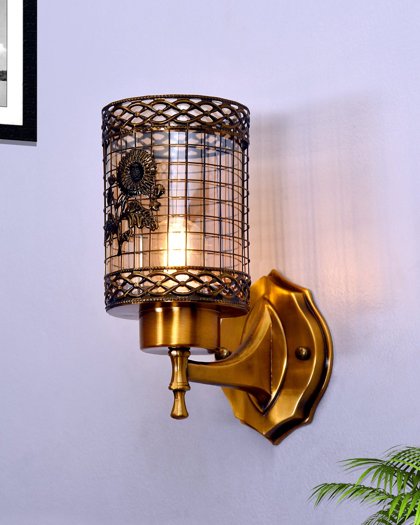 Mid-Century Modern Metal and Glass Wall Light, Brushed Gold, Lamp Fixture for Bedroom Vanity Bathroom Hotel, Wall Scone Torch