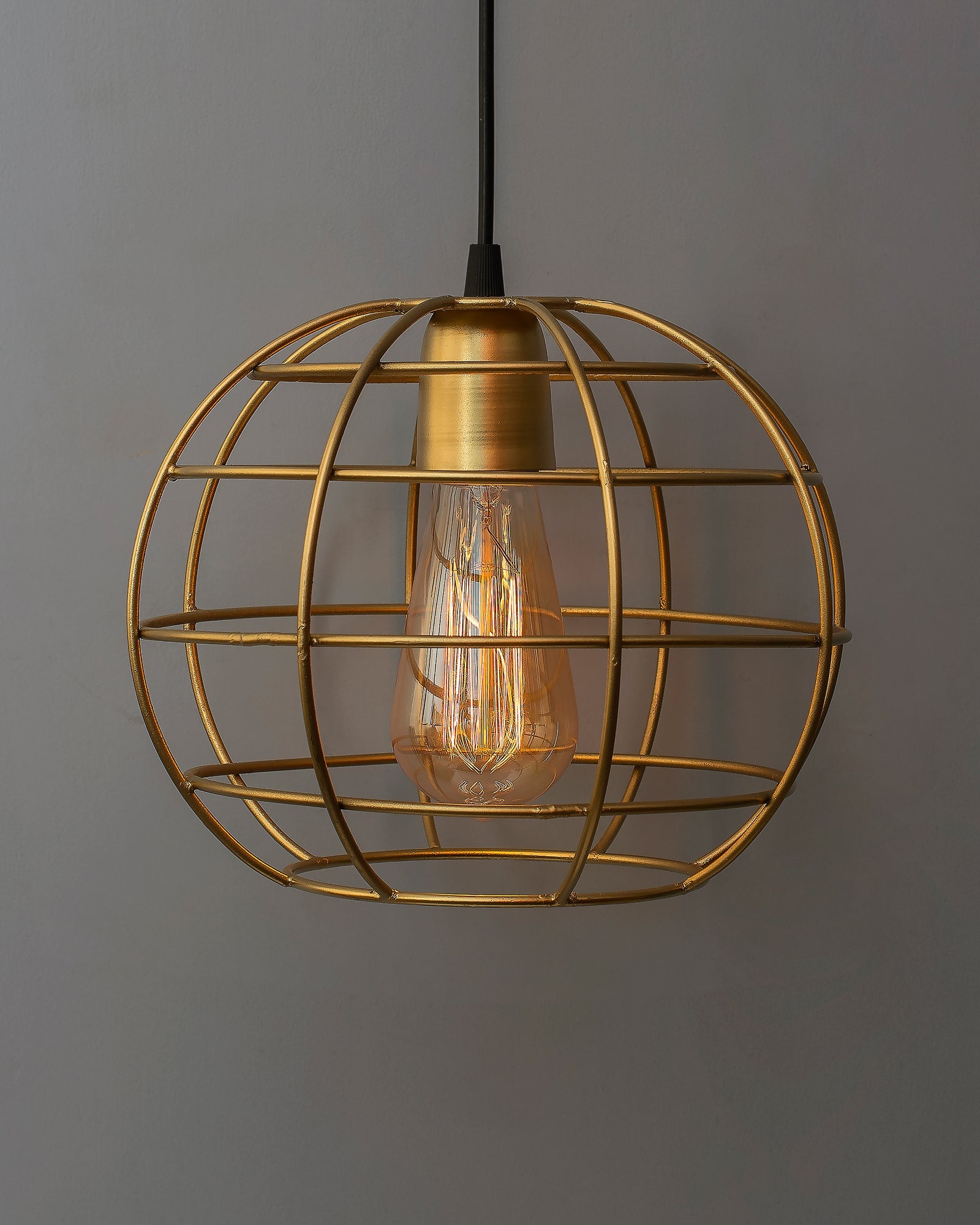 Golden Edison Filament hanging Classic Sphere, E27 hanging ceiling light for LED/filament bulb, decorative urban retro lighting