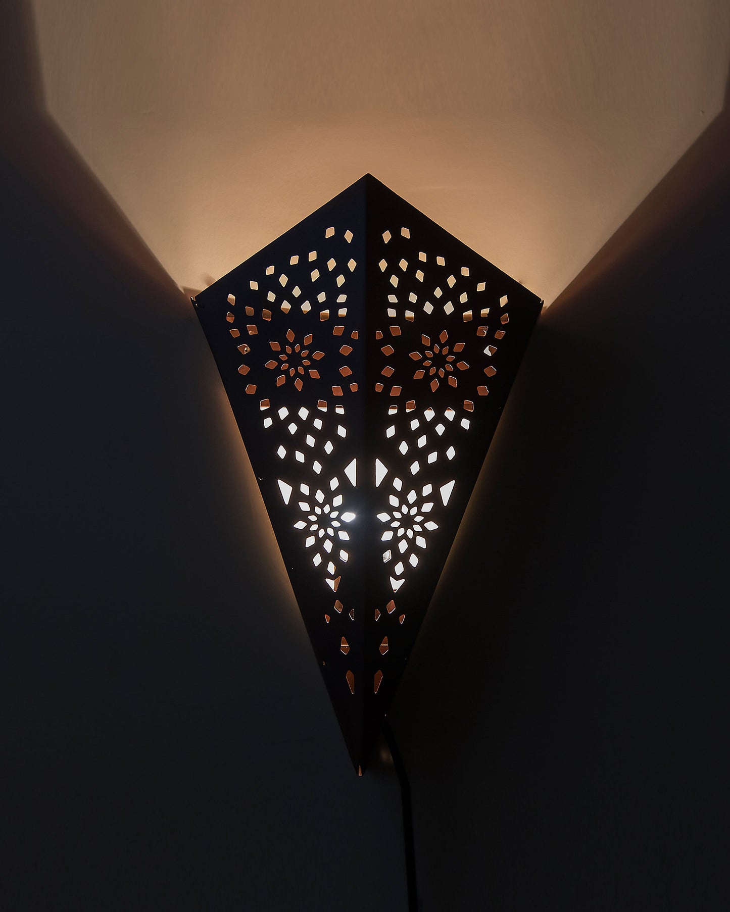 Homesake® Moroccan Metal Wall Sconce – Decorative Ambient Wall Light for Home Decor, Office, Festive Decor