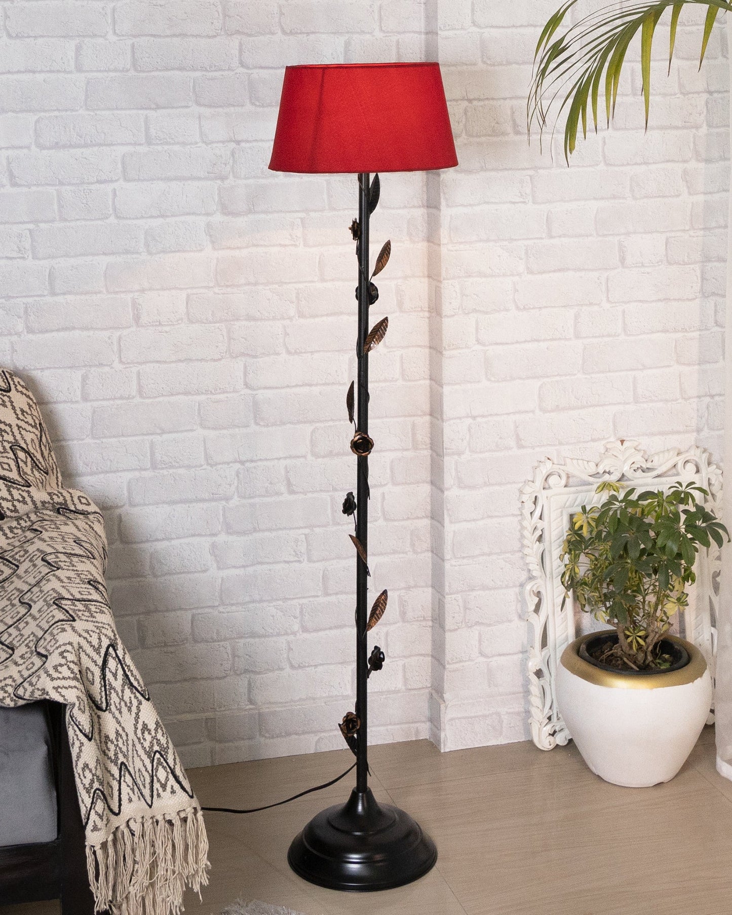 Contemporary Metal Floor Lamp,Contemporary Minimalist Standing Floor Light with Iron Legs,E27 Lamp Base,Modern Design Standing Light for Living Room,Study Room and Bedroom, Floral