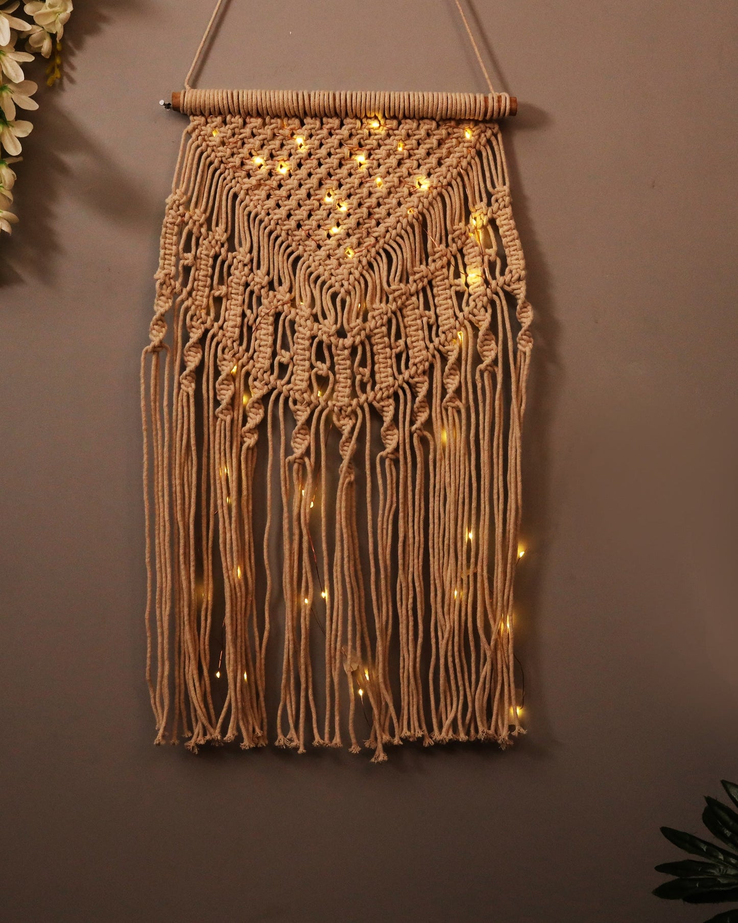 Macrame Wall Hanging Tapestry Tassel Home Decor Bohemian Handmade Chic Cotton Rope,Living Room, Balcony, Office, Housewarming, Garden, Single with String Light