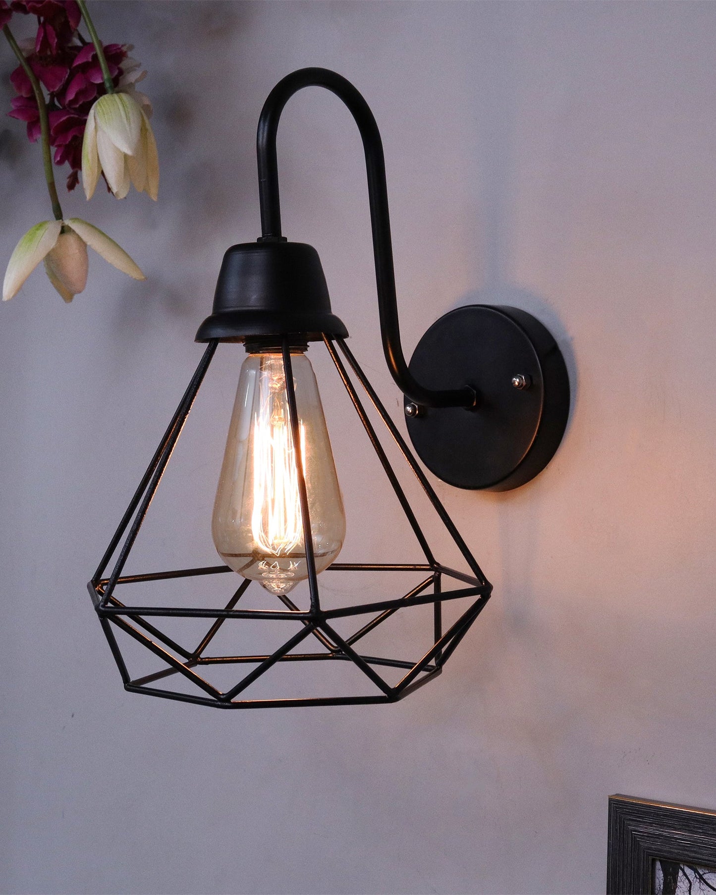 Farmhouse Metal Diamond Cage Vanity Industrial Wall Sconce Lighting, Edison Rustic Wall Light Fixture for Balcony, Living Room, Lobby, Black, set of 1