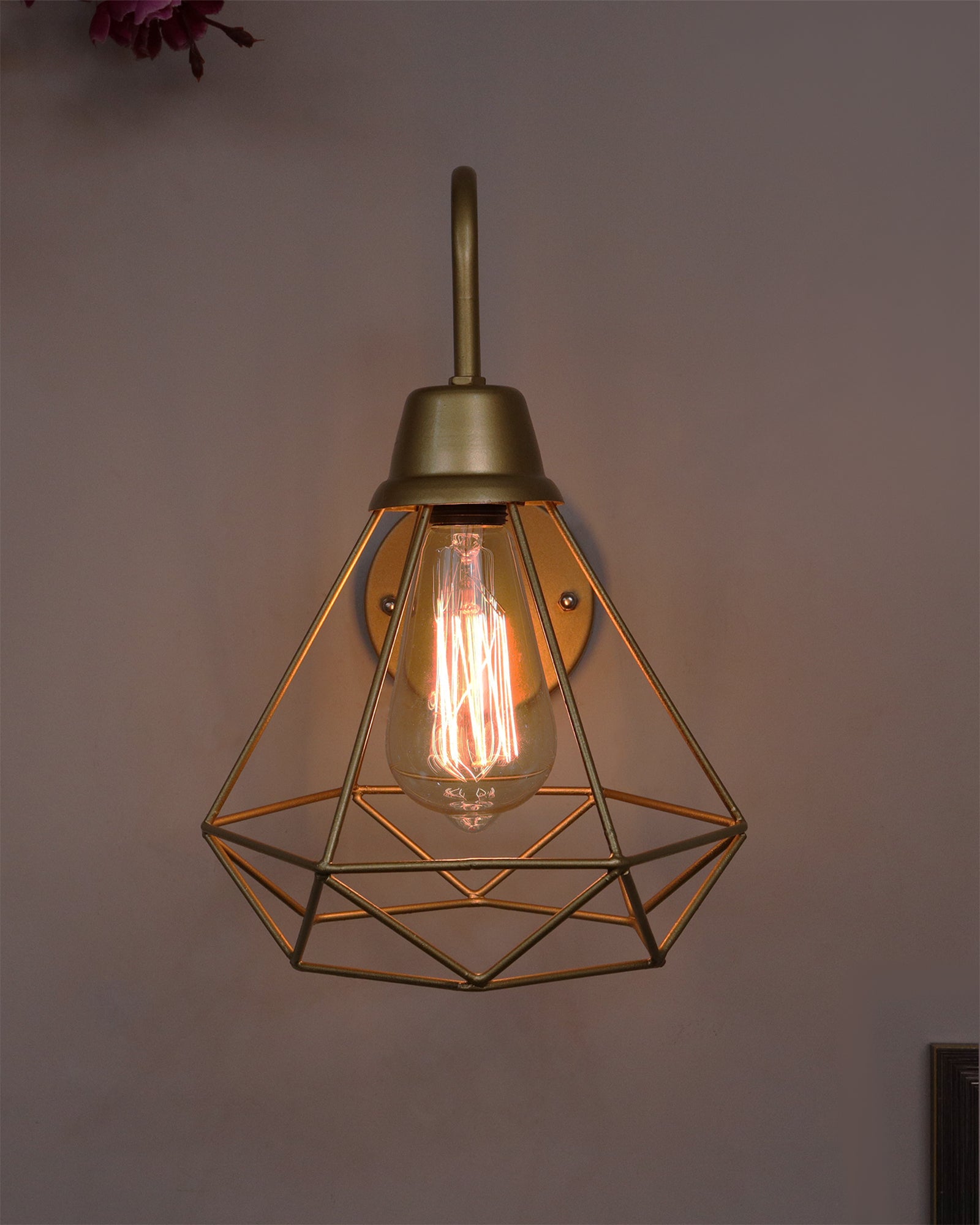 Farmhouse Metal Diamond Cage Vanity Industrial Wall Sconce Lighting, Edison Rustic Wall Light Fixture for Balcony, Living Room, Lobby, Black, set of 1