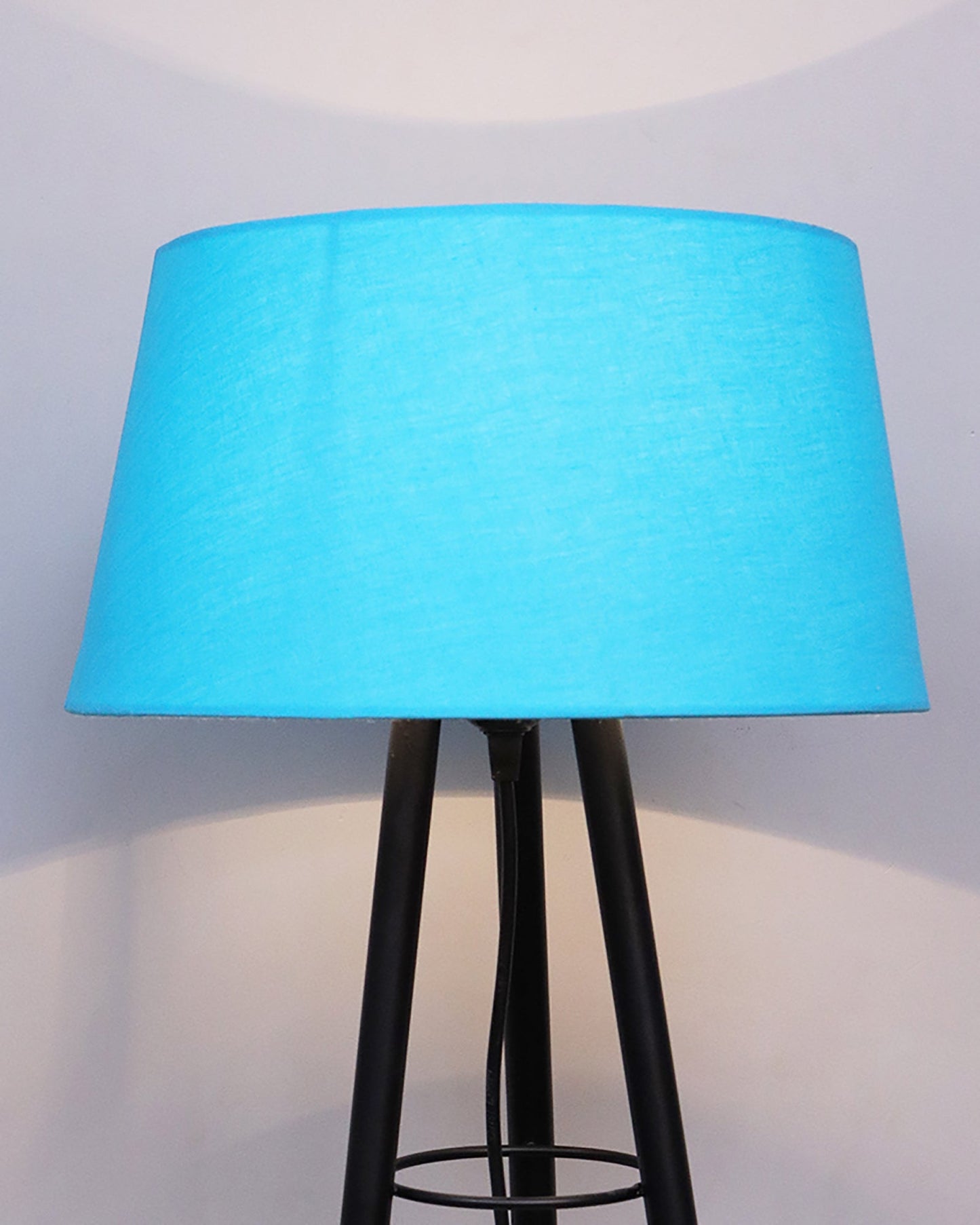 Mid Century Metal Tripod Table Lamp With jute Shade,Contemporary Minimalist Standing Floor, Table Light with 3 Iron Legs,E27 Lamp Base,Modern Design Standing Light for Living Room,Study Room and Bedroom