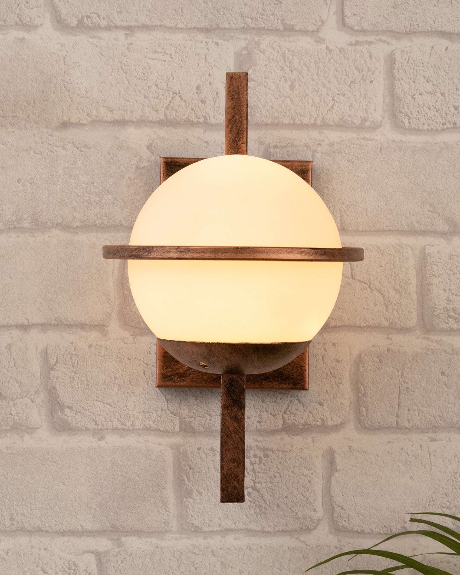 Rustic Wall Light Fixtures, Oil Rubbed Rust Finish Indoor Vintage Wall Sconce Industrial Lamp Fixture Glass Shade Farmhouse Metal Sconces for Bedroom Living Room Cafe, Wall Frost Globe
