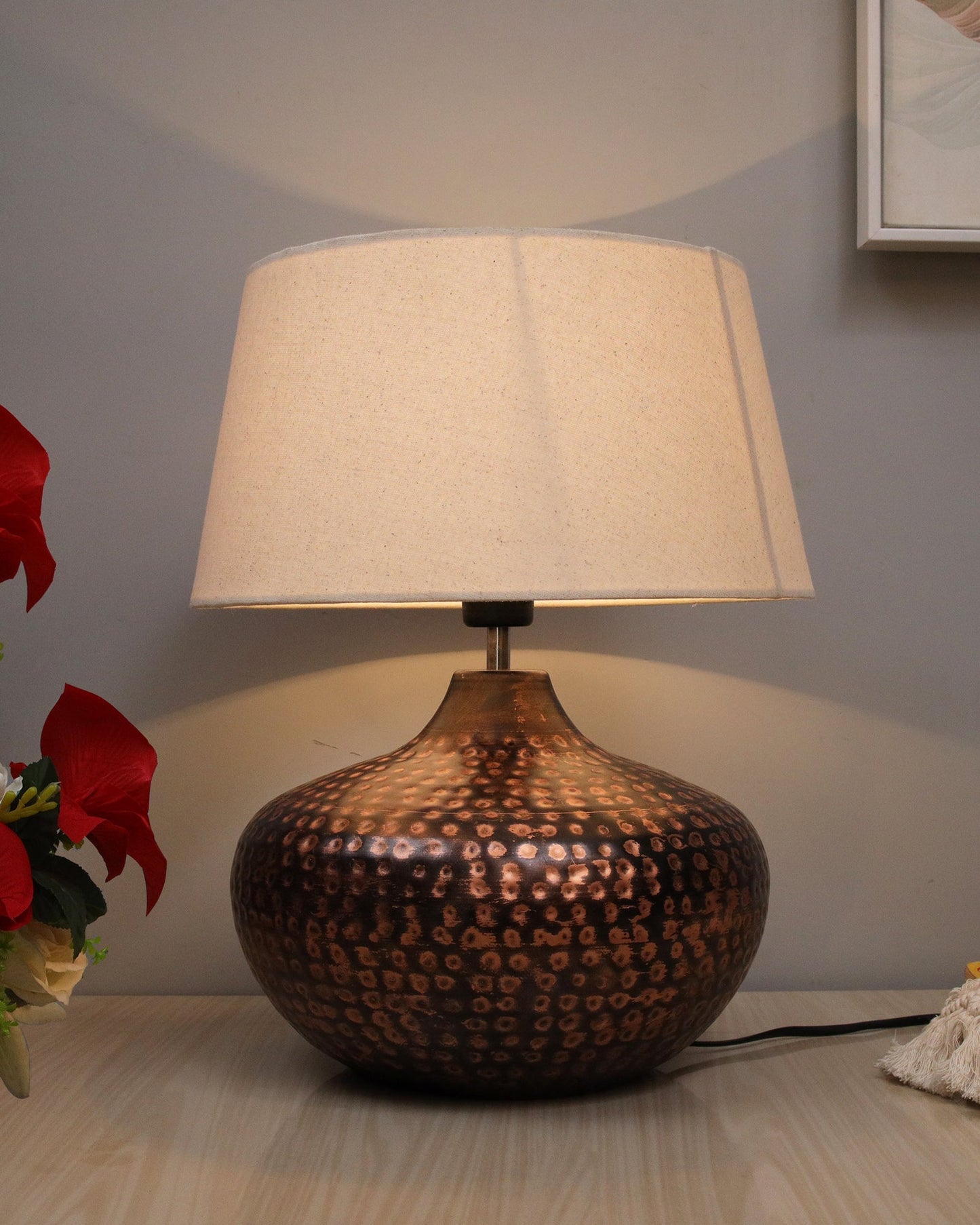 Gourd Metal Antique Hammered Oil-Rubbed Bronze Table Lamp Linen with Jute Shade