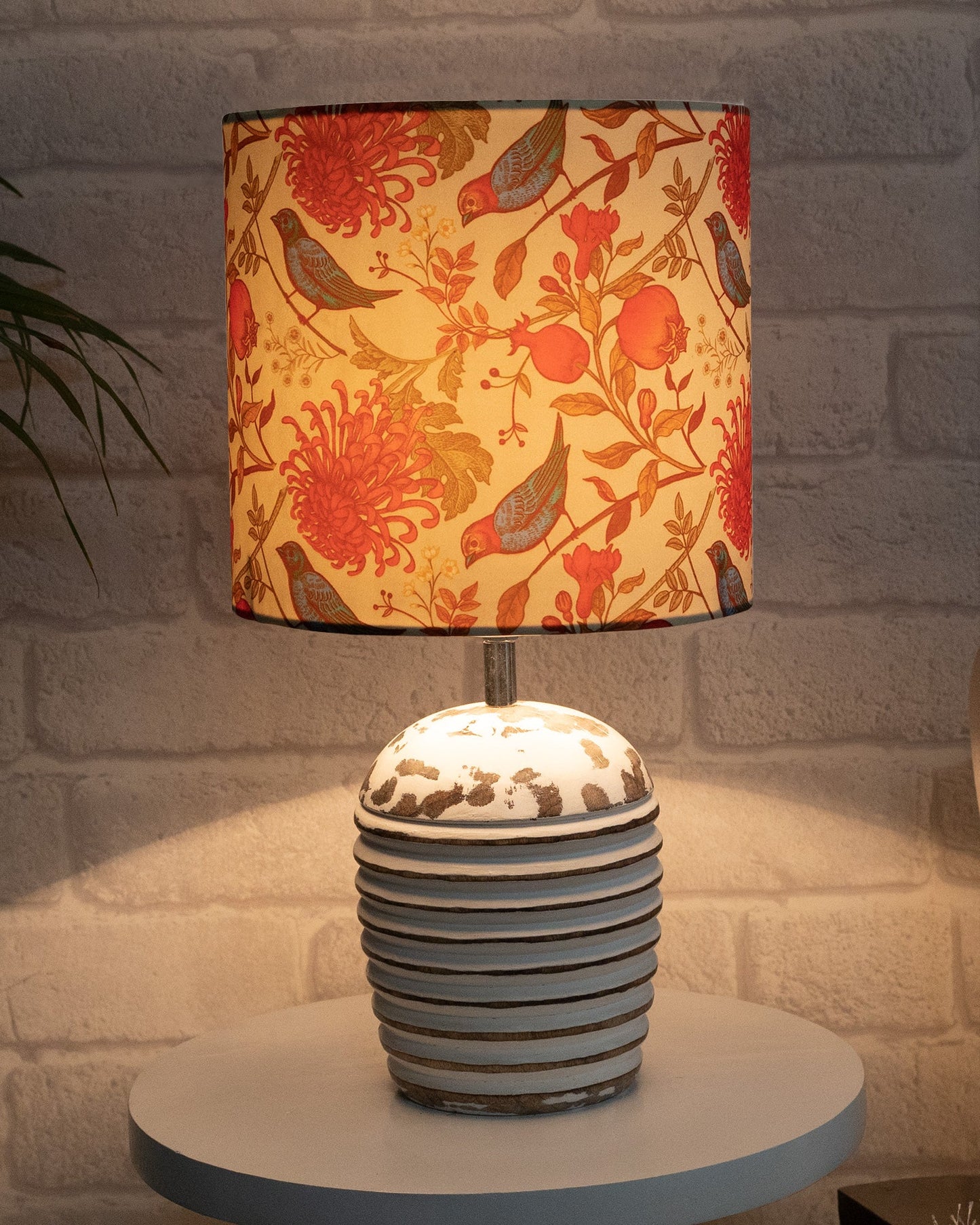 Modern Table Lamp, Wooden Base Modern Fabric Lampshade for Home Office Cafe Restaurant, Ribbed Basket