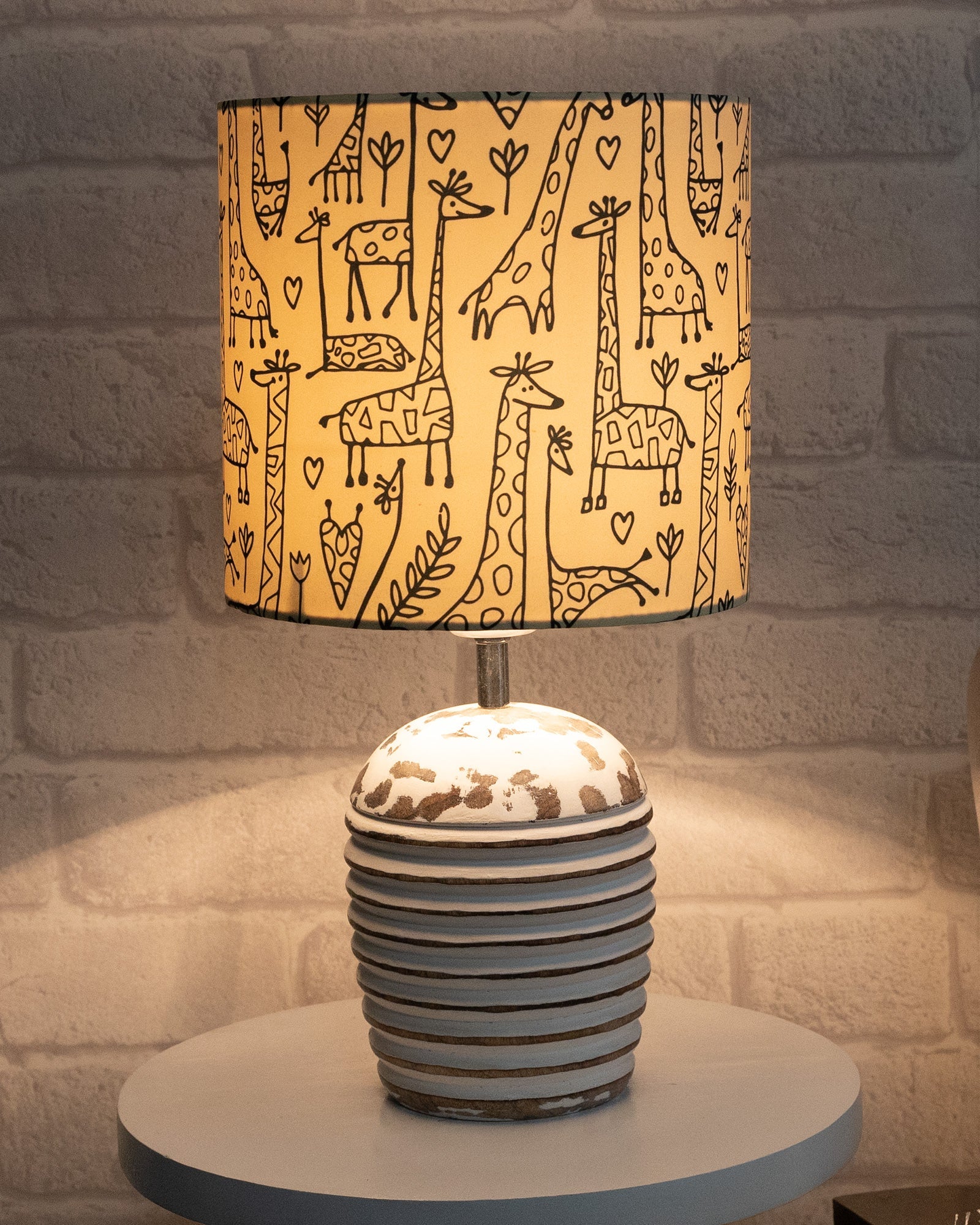 Modern Table Lamp, Wooden Base Modern Fabric Lampshade for Home Office Cafe Restaurant, Ribbed Basket
