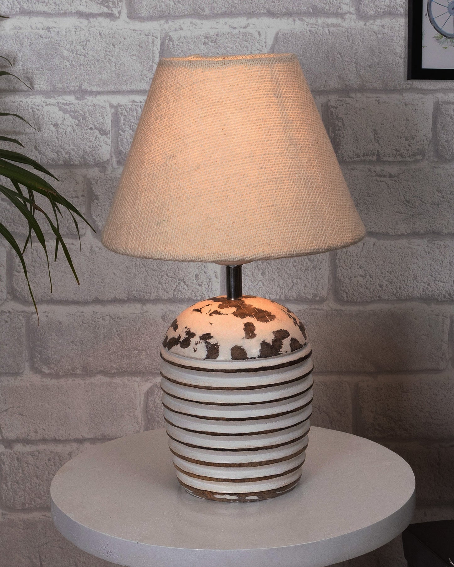 Modern Table Lamp, Wooden Base Modern Fabric Lampshade for Home Office Cafe Restaurant, Ribbed Basket