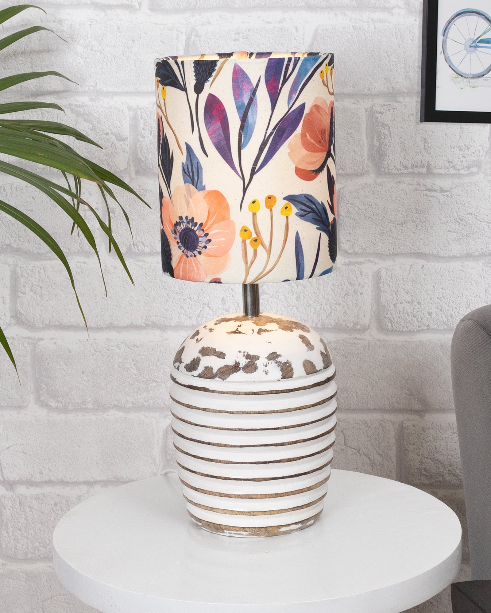 Modern Table Lamp, Wooden Base Modern Fabric Lampshade for Home Office Cafe Restaurant, Ribbed Basket
