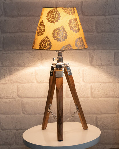 Modern Table Lamp, Wooden Base Modern Fabric Lampshade for Home Office Cafe Restaurant, Tripod