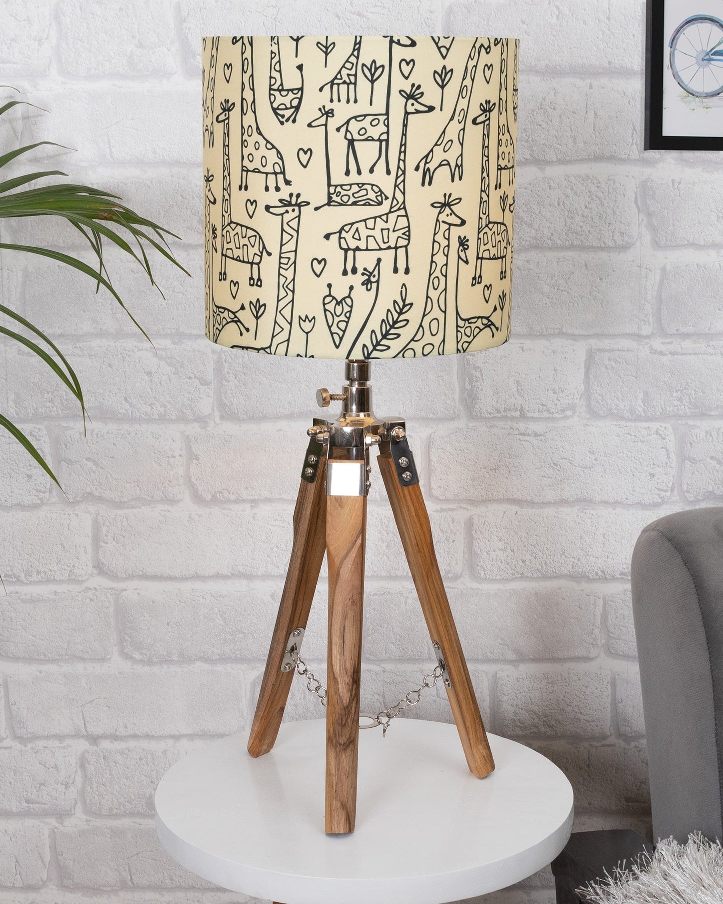 Modern Table Lamp, Wooden Base Modern Fabric Lampshade for Home Office Cafe Restaurant, Tripod