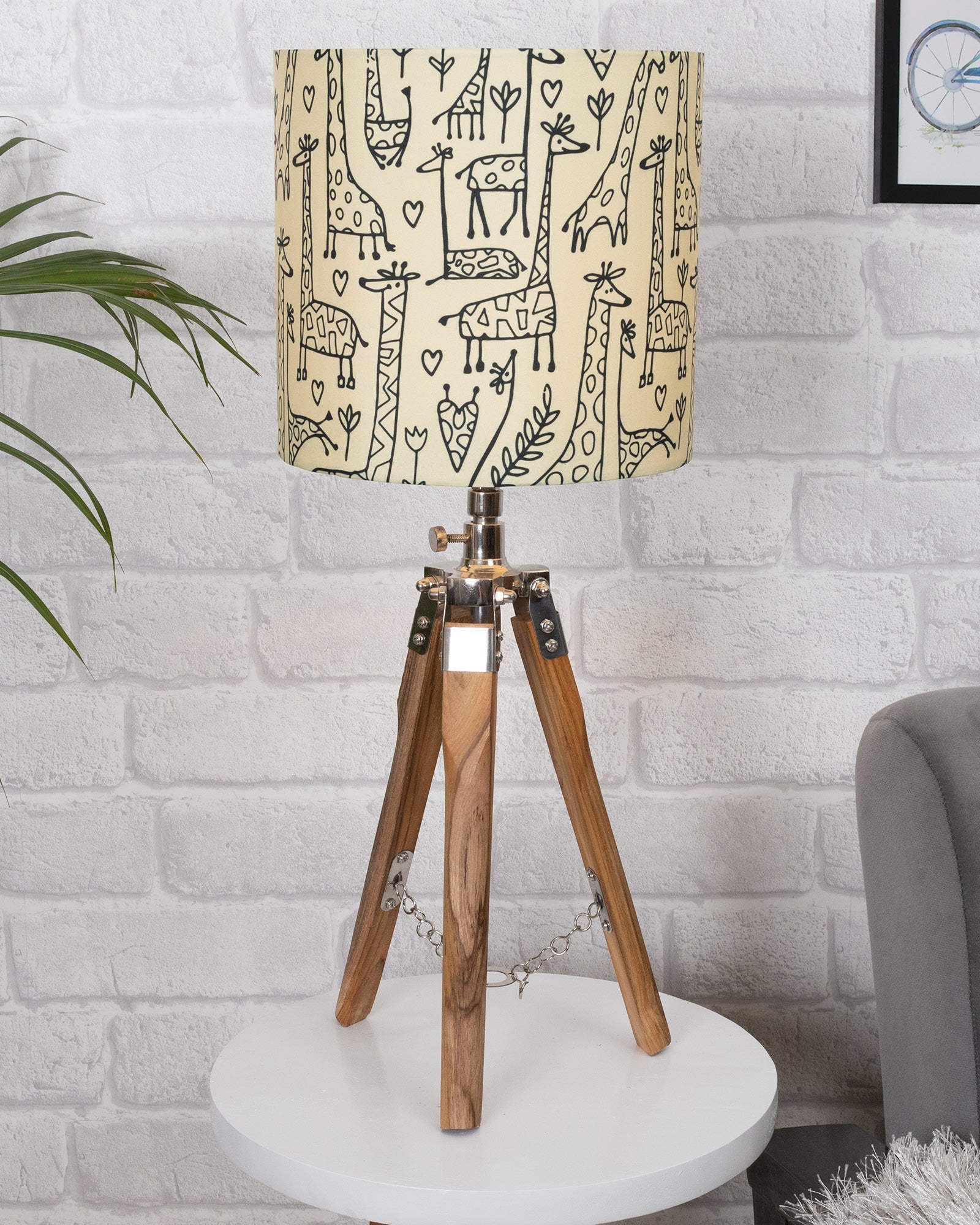 Modern Table Lamp, Wooden Base Modern Fabric Lampshade for Home Office Cafe Restaurant, Tripod