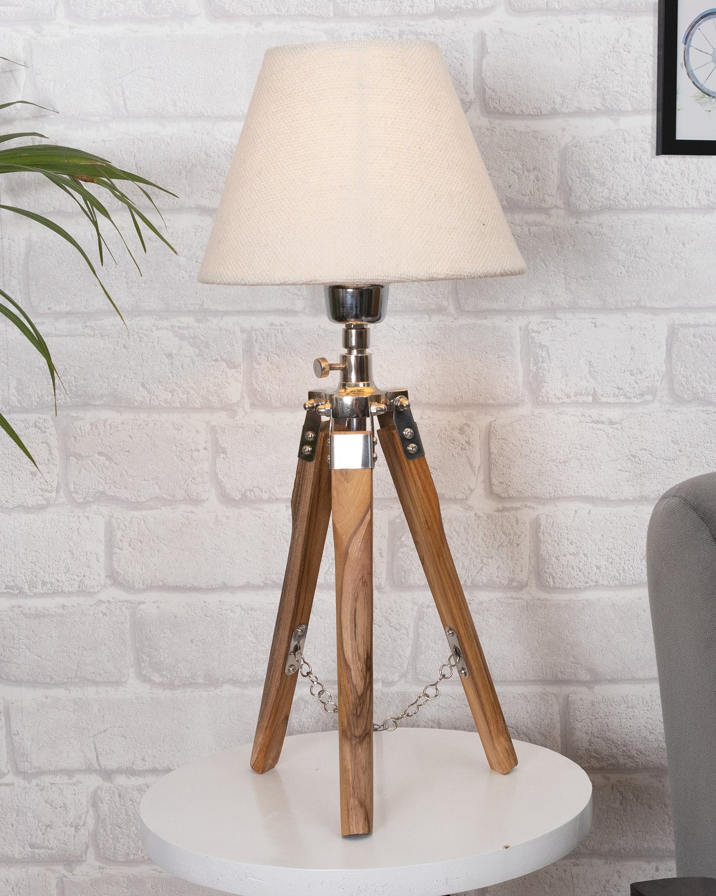 Modern Table Lamp, Wooden Base Modern Fabric Lampshade for Home Office Cafe Restaurant, Tripod