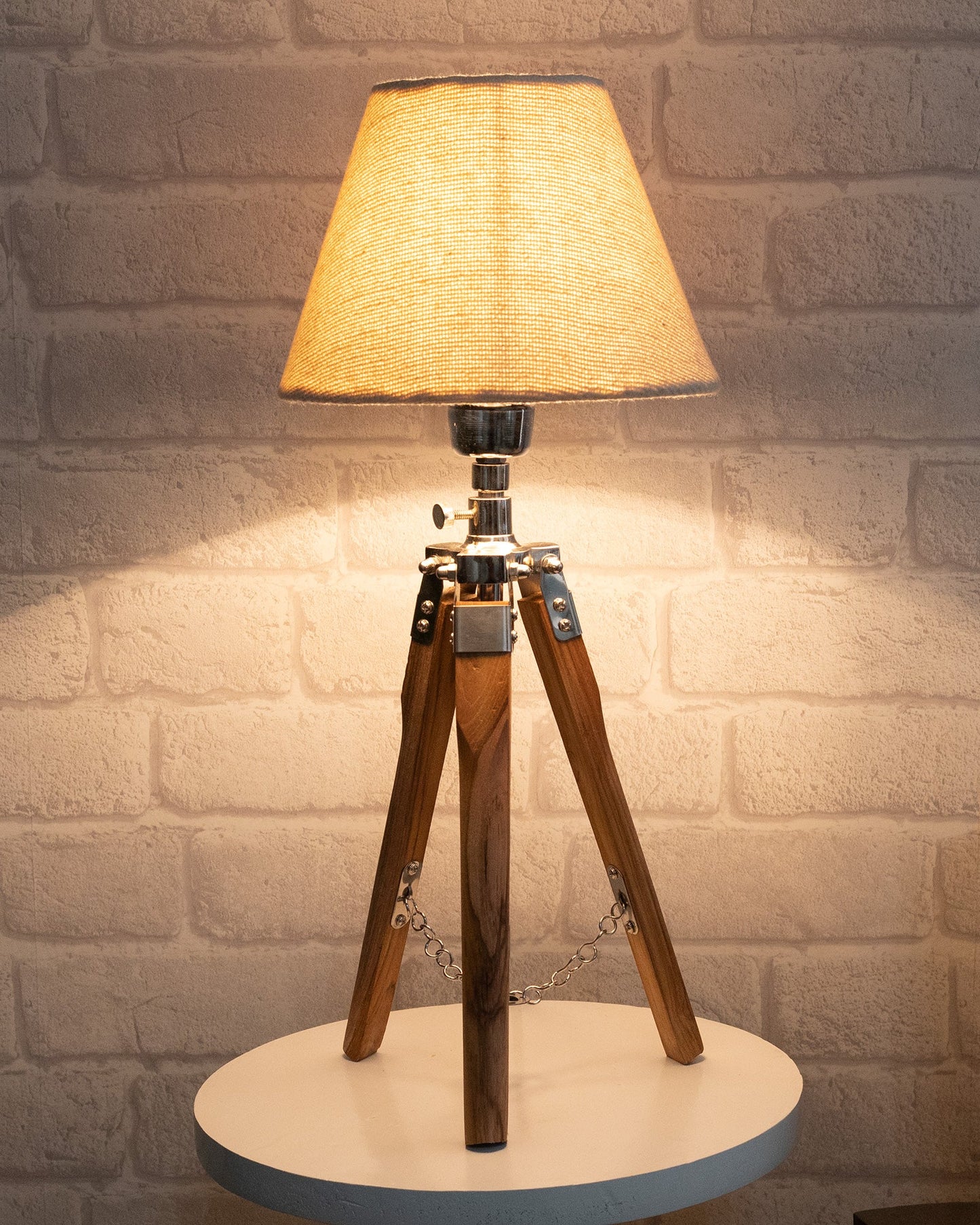 Modern Table Lamp, Wooden Base Modern Fabric Lampshade for Home Office Cafe Restaurant, Tripod