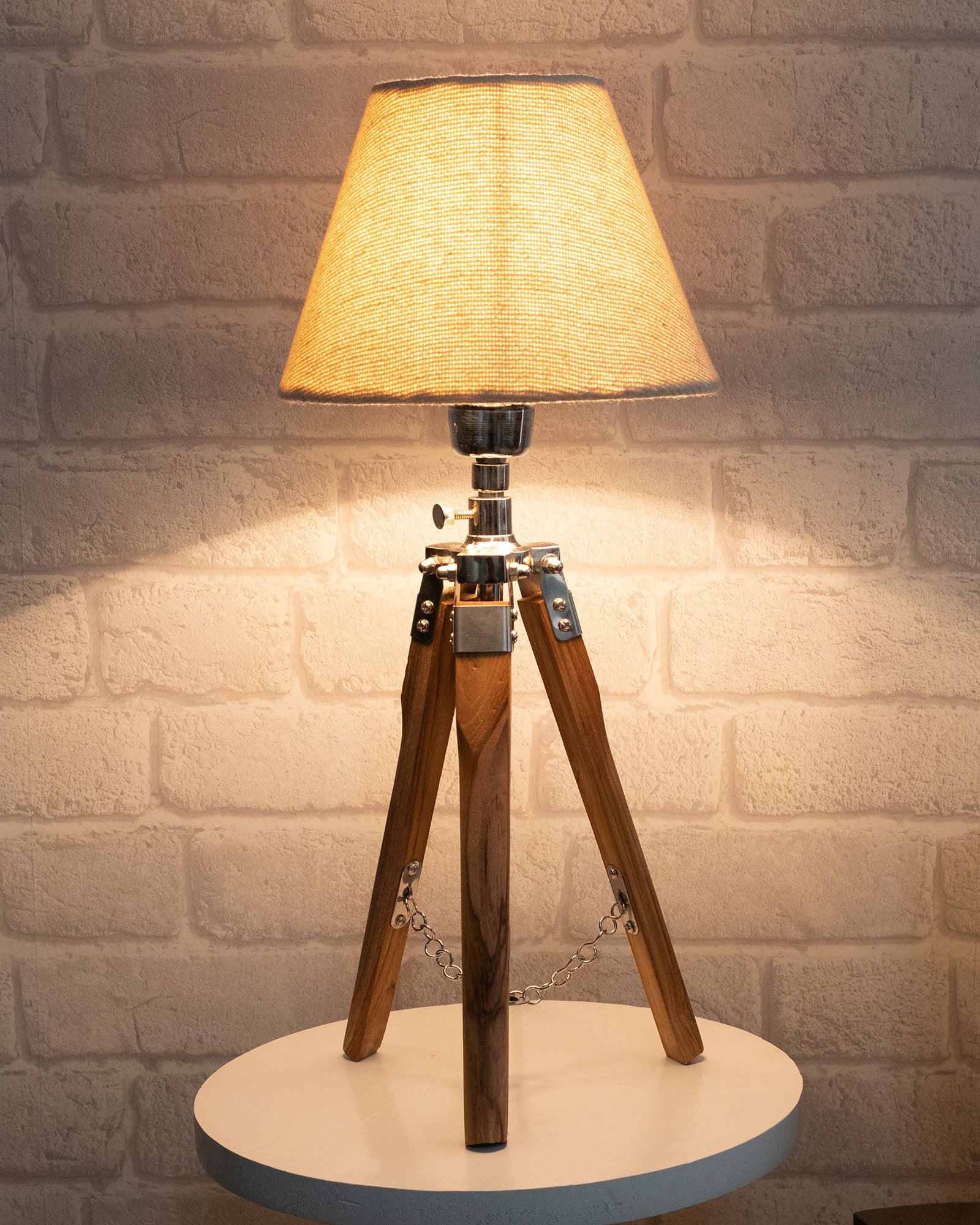 Modern Table Lamp, Wooden Base Modern Fabric Lampshade for Home Office Cafe Restaurant, Tripod