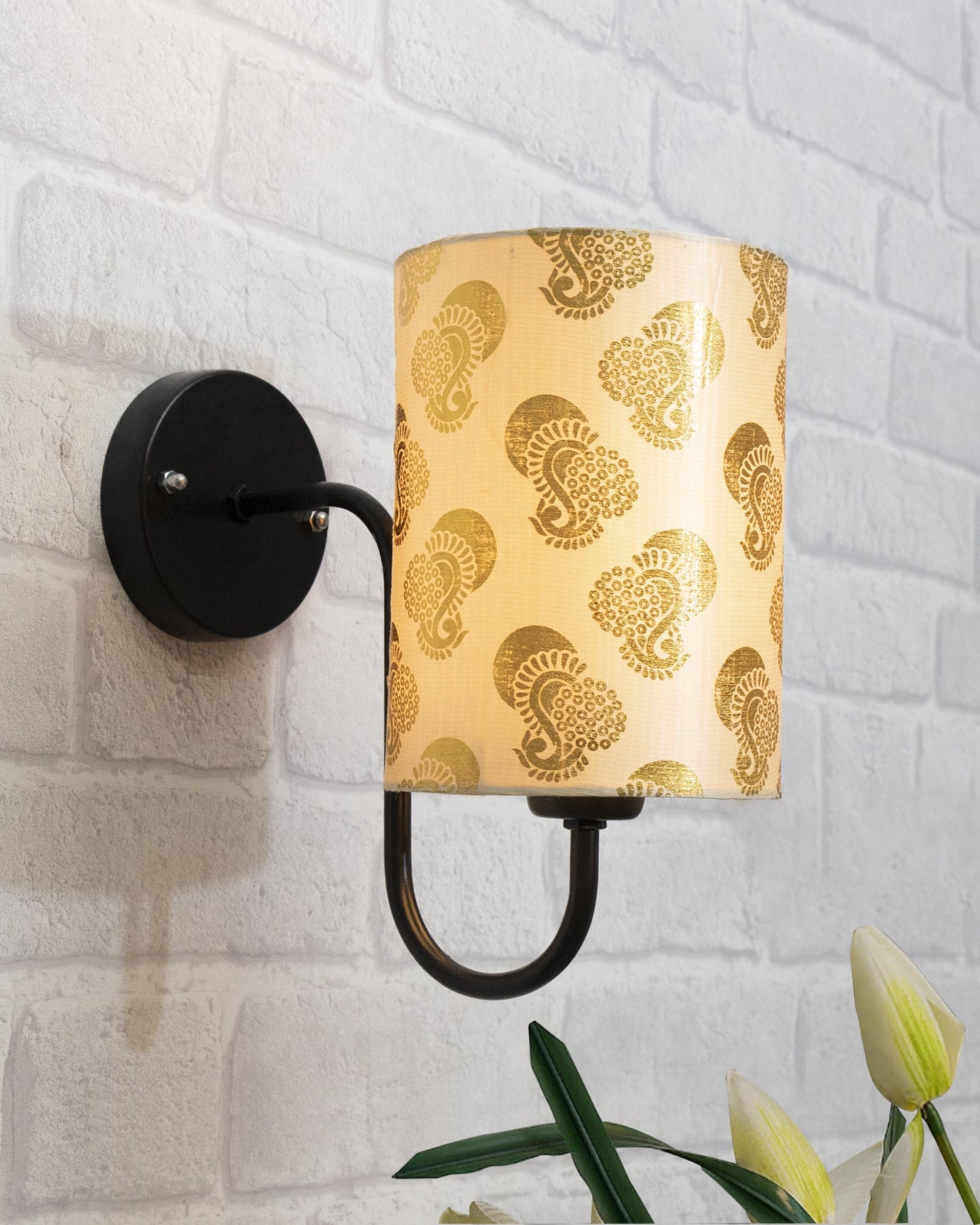 Wall Metal gooseneck stands with Cylinder Shade