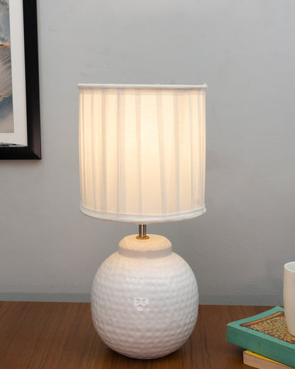 Ginger Jar Antique Table Lamp Hammered Matt White Metal for Living Room Family Bedroom