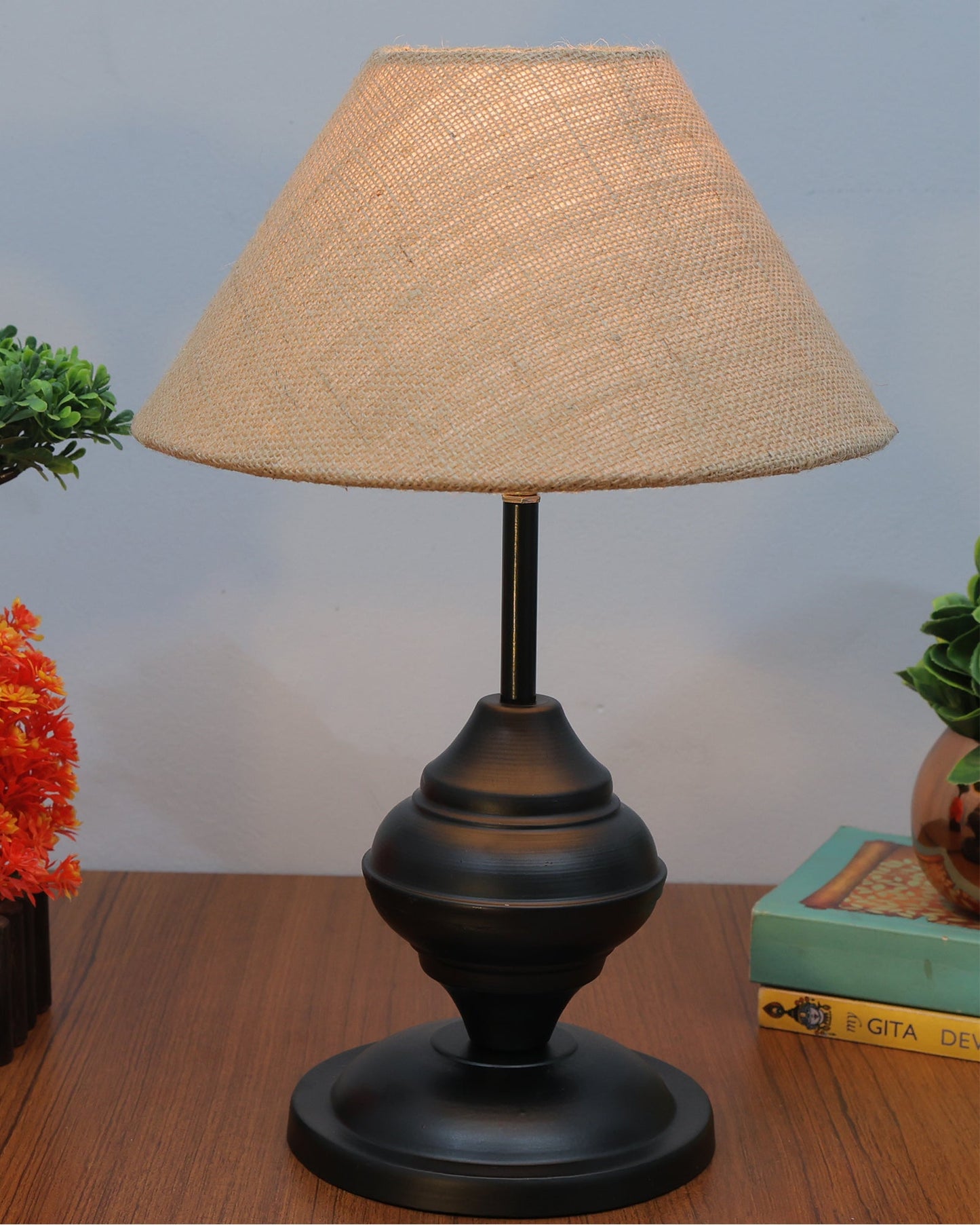 Black Metal Table Lamp | for Living Room | Modern Bedside Light with Pleated Shade | Decorative Night Lamp for Bedroom, Study, Office | Home Decor Lighting, E27 holder, Urn