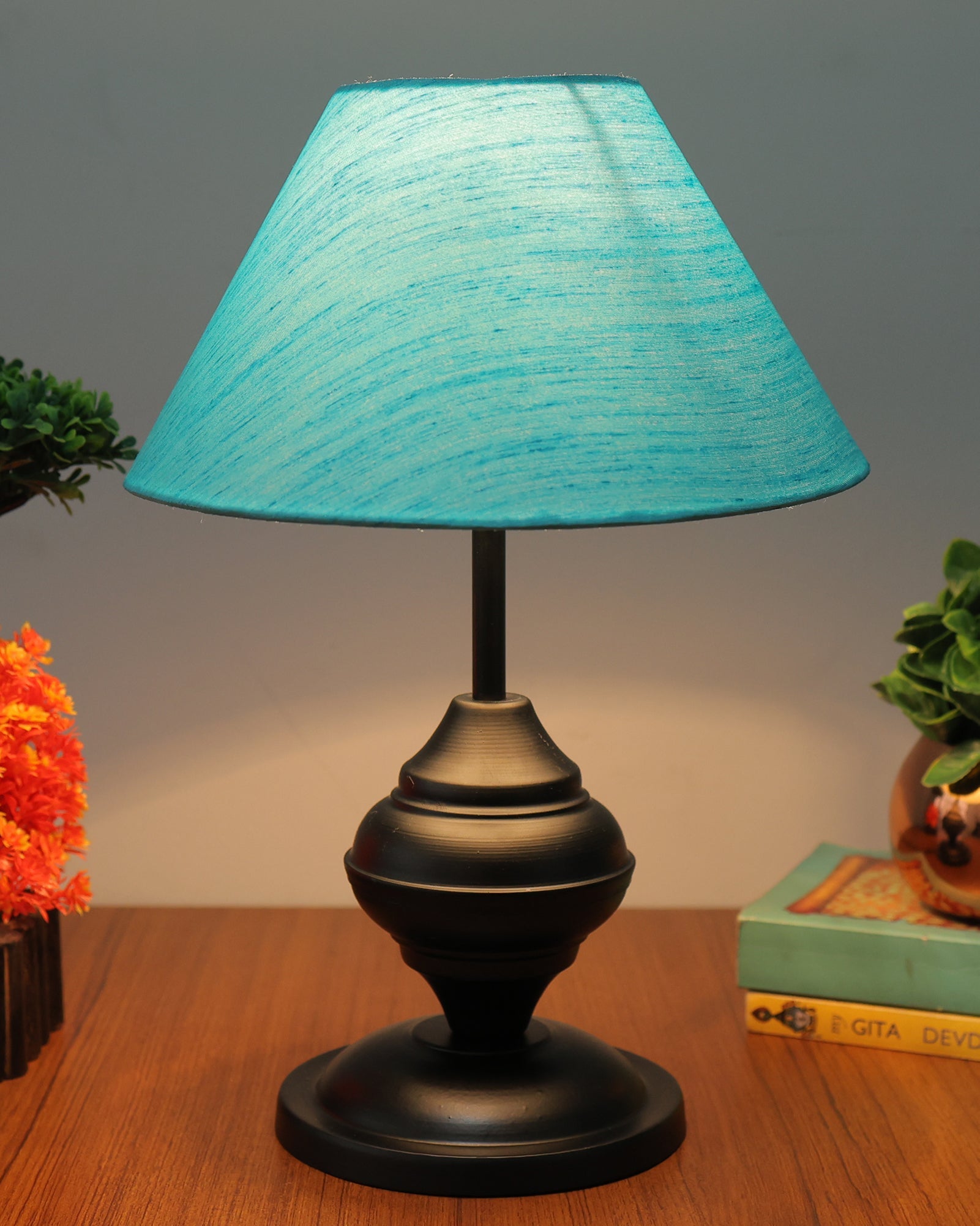 Black Metal Table Lamp | for Living Room | Modern Bedside Light with Pleated Shade | Decorative Night Lamp for Bedroom, Study, Office | Home Decor Lighting, E27 holder, Urn