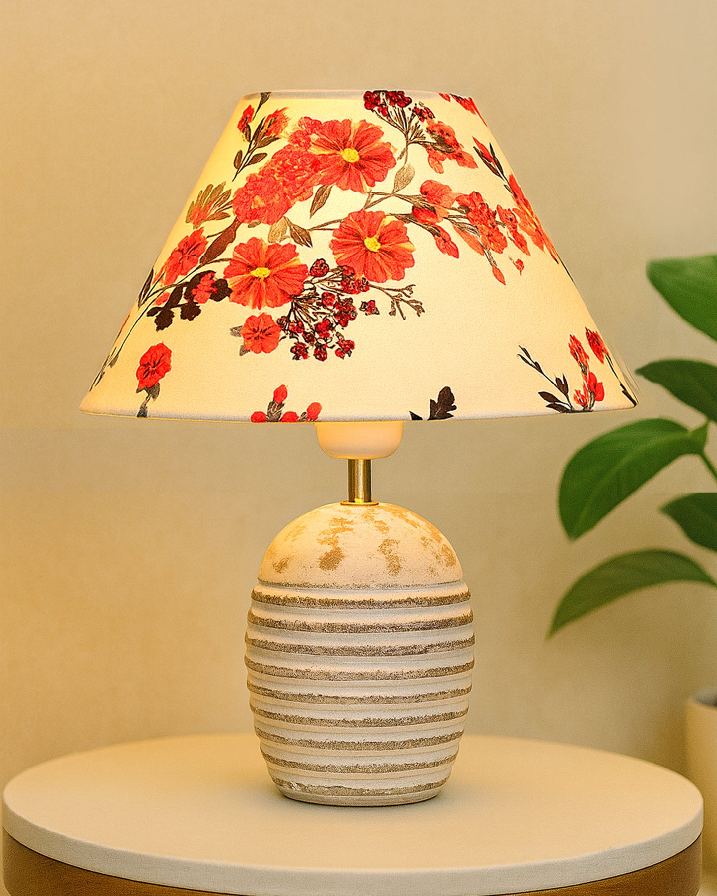 Ribbed Basket Table Lamp, Wooden Base Modern Fabric Lampshade for Home Office Cafe Restaurant