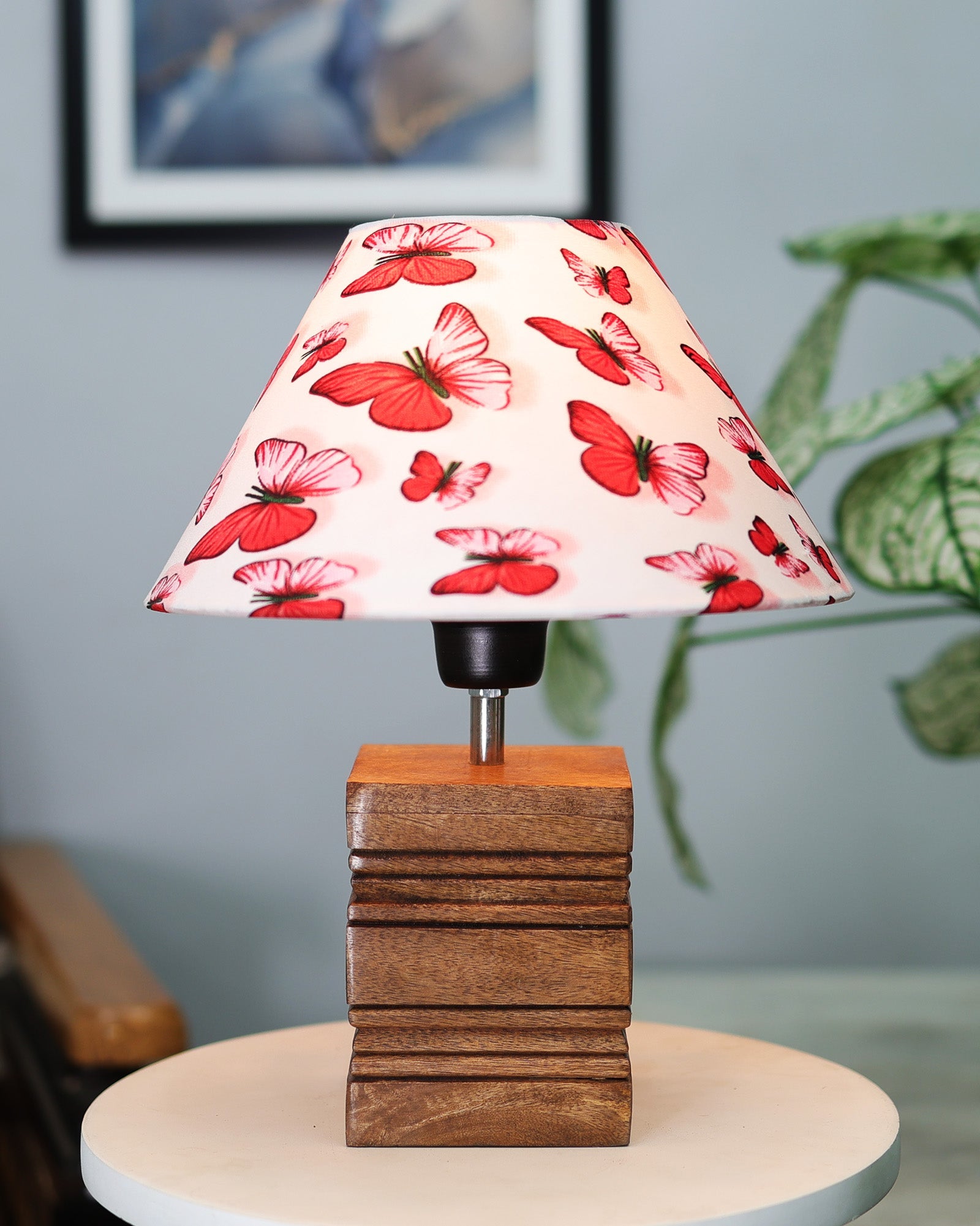 Ribbed Cube Table Lamp, Wooden Base Modern Fabric Lampshade for Home Office Cafe Restaurant, Cone