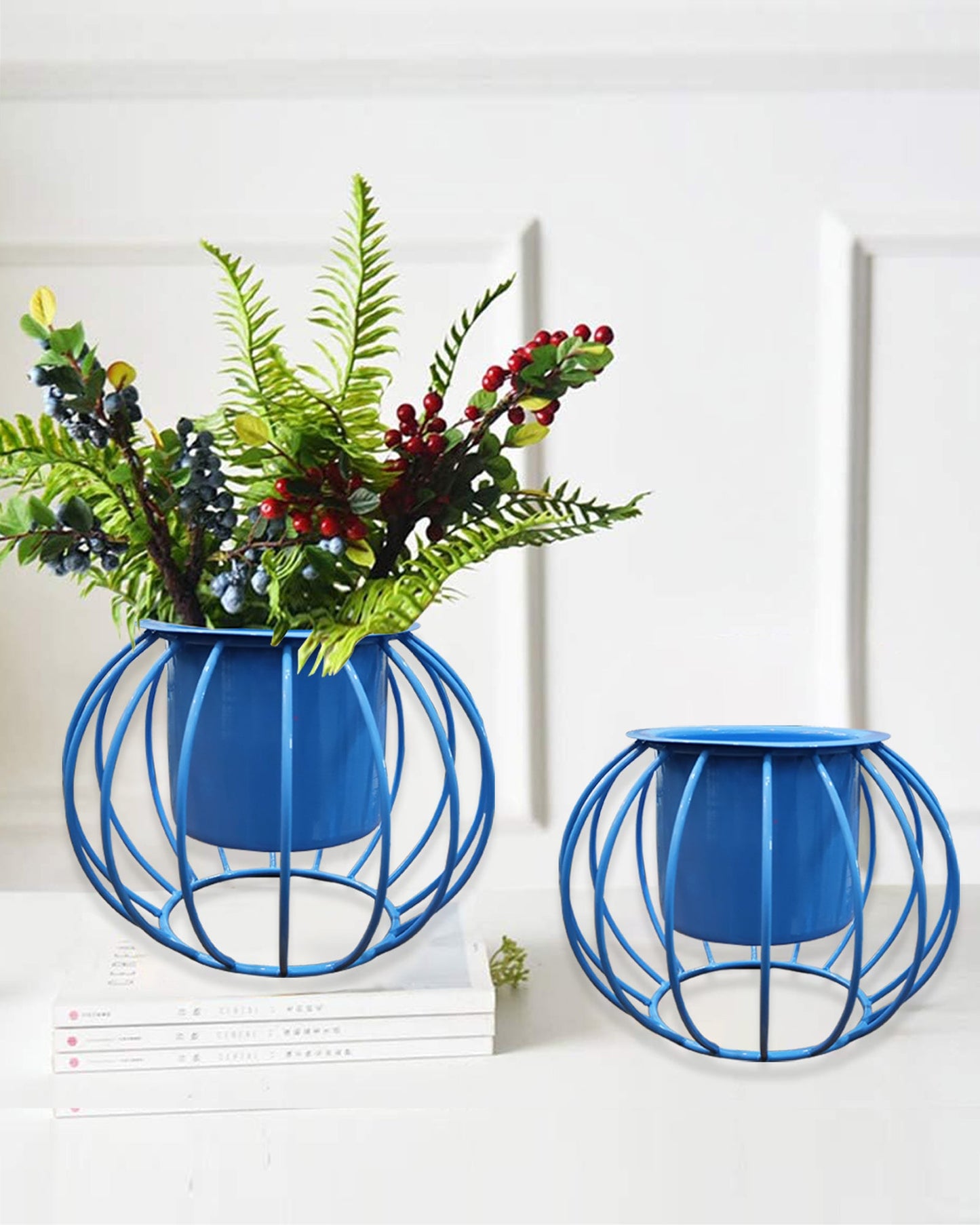 Combo of 2 Table Top Designer Metallic Metal Stand with Planters, Small White Metal Pots for Livingroom, Balcony & Home Decoration, set of 2, Round