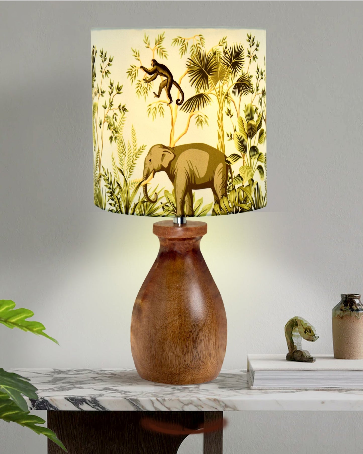 Dovel Pot Modern Table Lamp, Wooden Base Modern Fabric Lampshade for Home Office Cafe Restaurant