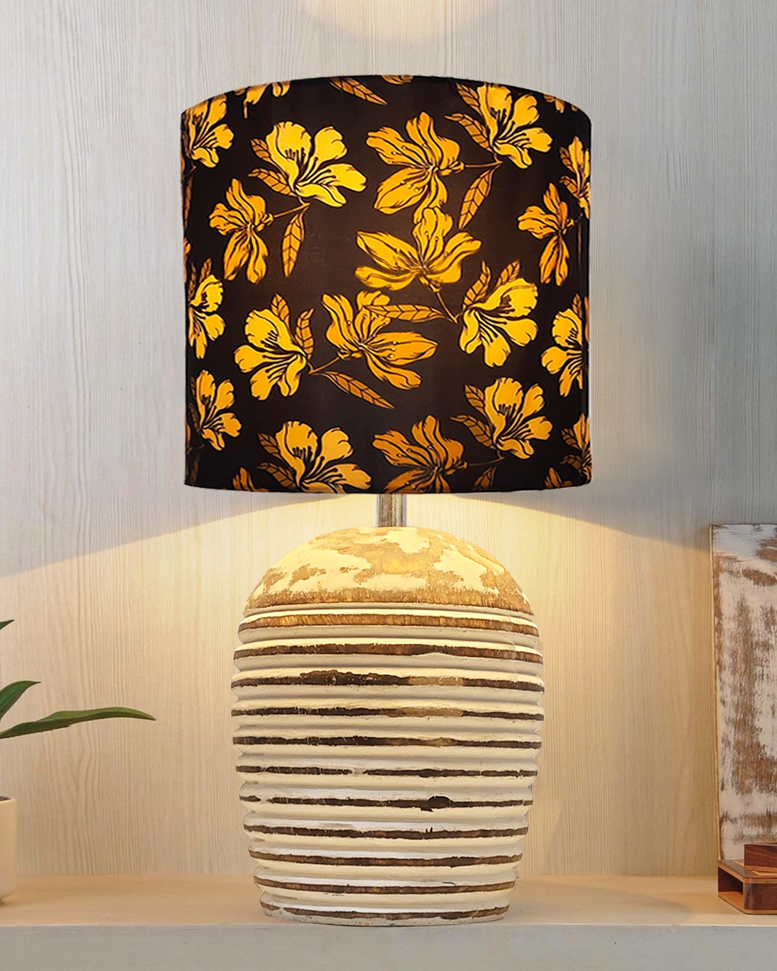 Modern Table Lamp, Wooden Base Modern Fabric Lampshade for Home Office Cafe Restaurant, Ribbed Basket