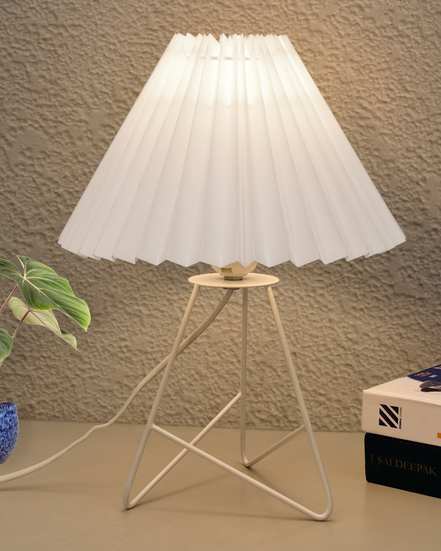 Retro Down to the Wire Metal Table Lamp with Fabric Shade, Bedside Lamp Gift Housewarming Home Living Room, Pleated shade