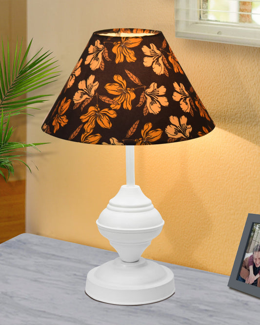 Farmhouse Matt Table Lamp for Bedroom, White Modern Bedside Lamps for Living Room, Rustic Table Light for Night Stands, Dorm, Office, Home Décor Fabric Shade, E27 holder, Urn, Iris Cone